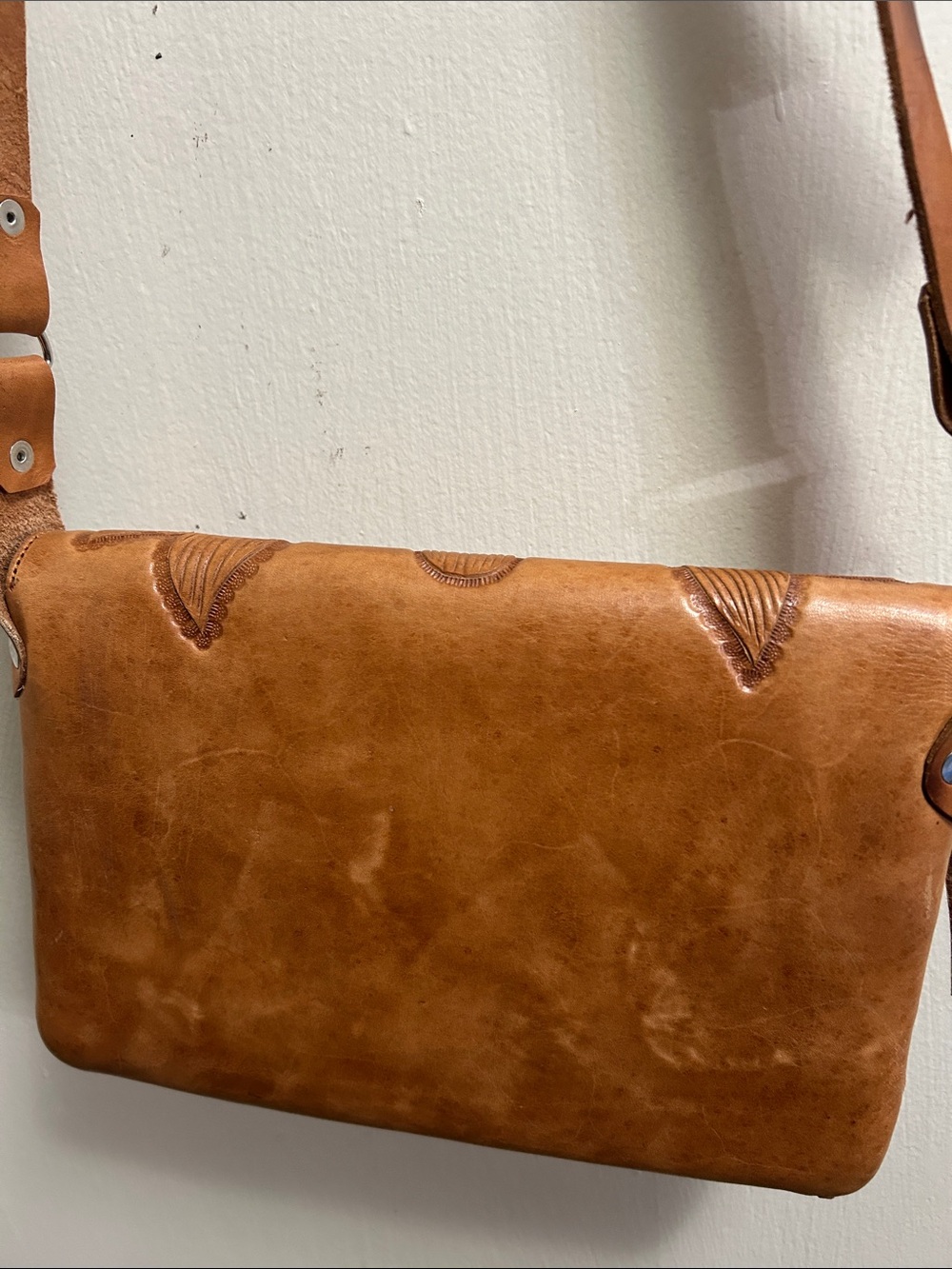 Handmade Natural Boho Leather Fringed Floral Tooled Leather Crossbody Bag - Tan - Picture 8 of 9